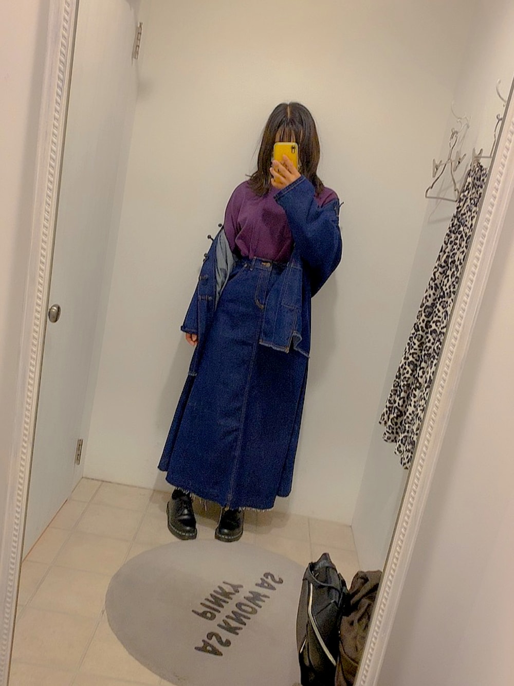 「デニムジャケット、お出かけコーデ、きれいめカジュアル、ゆったりコーデ、デニムコーデ、チャイナジャケット、おしゃれさんと繋がりたい、未来のWEARISTAプロジェクト、冬コーデ」｜「Dr. MartensのDr,Martens （ドクターマーチン）CORE 1461Z　ホワイト ウェルト 3ホールシューズ（ブーツ、ブラック系）」を使った、かーみんさん（レディース・163cm）の冬コーディネートの1枚目の写真