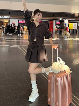 「one after another NICE CLAUP（ワンアフターアナザーナイスクラップ）のアイテム（スニーカー）」を使った、おはなさん（レディース・157cm）の春コーディネート
