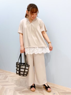 「SHOO・LA・RUE（シューラルー）の【S-LL/洗濯機可】軽凛(かろりん)ひんやり スキッパー裾レースブラウス（シャツ/ブラウス、ベージュ系）」を使った、kitaさん（レディース・147cm）の夏コーディネート