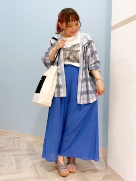「SHOO・LA・RUE（シューラルー）の【洗濯機可/体型カバー】程よい透け感の ゆるシルエットシア―シャツ（パーカー、グレー系）」を使った、kitaさん（レディース・147cm）の夏コーディネート