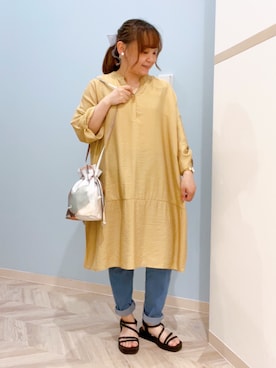 「SHOO・LA・RUE（シューラルー）の【ひんやり/S-LL/洗濯機可】体型カバーにも ゆるっとリラックスチュニック（ワンピース、イエロー系）」を使った、kitaさん（レディース・147cm）の夏コーディネート