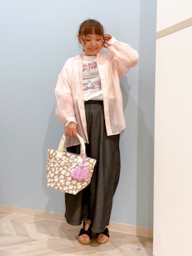 「SHOO・LA・RUE（シューラルー）の【S-LL】風合い楽しむ 大人のシボシアーバンドカラーシャツ（シャツ/ブラウス、ピンク系）」を使った、kitaさん（レディース・147cm）の春コーディネート