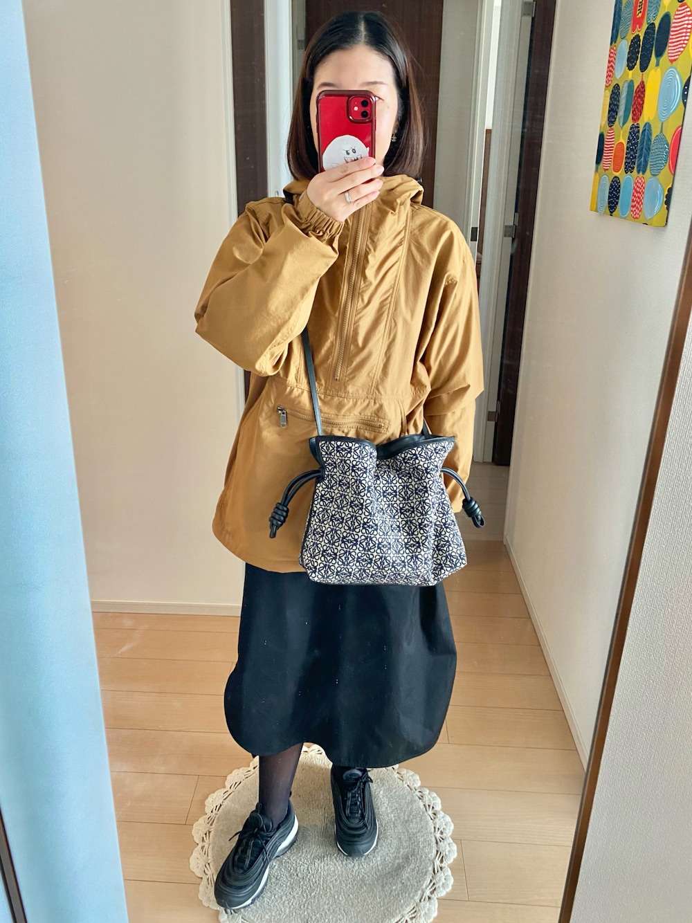 「ハナキン、オトナカジュアル、THE NORTH FACE、ブルゾン、エアマックス、ブラックワンピース、LOEWE」｜「SLOBE IENAの【THE NORTH FACE/ノースフェイス】 Compact Anorakブルゾン【洗濯機使用可】◆（ブルゾン、ブラウン系）」を使った、リンゴさん（レディース・159cm）の春コーディネートの1枚目の写真