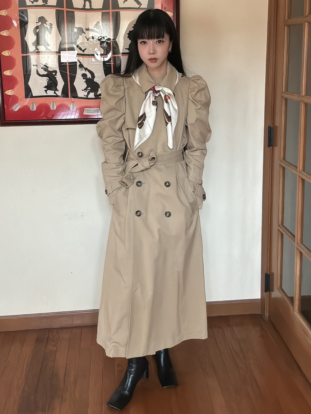 「春服コーデ、着回しコーデ、シンプルコーデ、トレンチコート、スカーフ、お洒落さんとつながりたい、春服みてみて、春アウター、オフィススタイル、今日のコスメと服」｜「VALENTINOのアイテム（トレンチコート、ベージュ系）」を使った、さらゆにこーんさん（骨格ナチュラル・レディース・162cm）の冬コーディネートの1枚目の写真