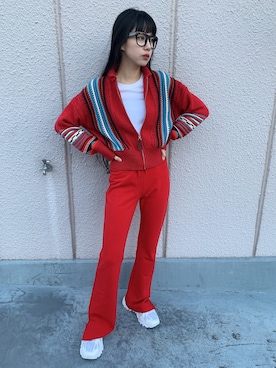 「アイテム（スウェットパンツ、レッド系）」を使った、さらゆにこーんさん（レディース・162cm）の冬コーディネート