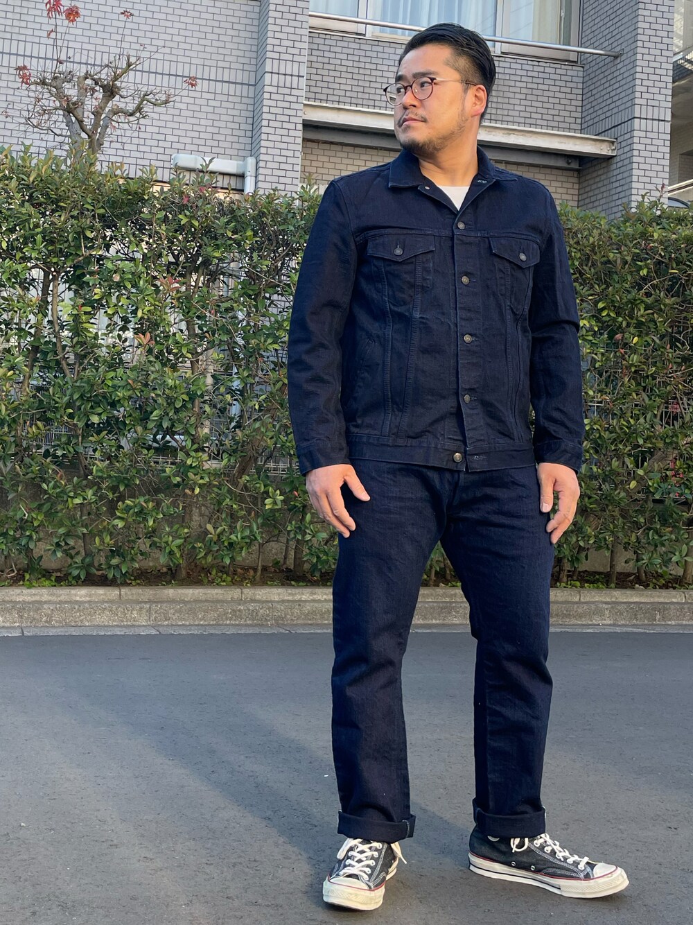 「セットアップ、デニム、デニムパンツ、デニムジャケット、デニムオンデニム、インディゴデニム、インディゴ、ネイビー、オールスター、コンバース、アメカジ、ジージャン、ジーパン」｜「pure blue japanのアイテム（デニムジャケット、ブルー系）」を使った、gunken5さん（メンズ・171cm）の冬コーディネートの1枚目の写真