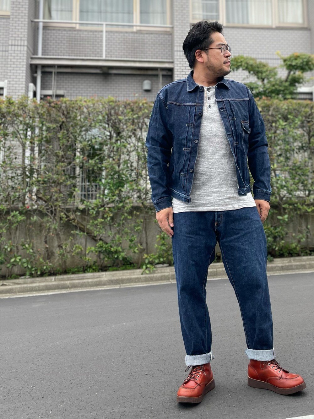 「秋のコーデ、デニム、デニムオンデニム、デニムジャケット、デニムパンツ、セットアップ、ヘンリーネック、ブーツ、アメカジ、秋コーデ」｜「Pherrow'sのアイテム（デニムジャケット、ブルー系）」を使った、gunken5さん（メンズ・171cm）の秋コーディネートの1枚目の写真