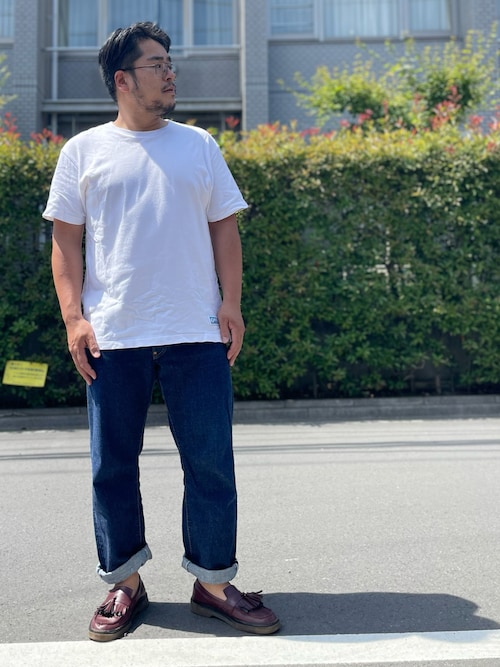 白ローファーTシャツパンツ革鞄茶ハットにstoneセーター 1656630258_500.jpg
