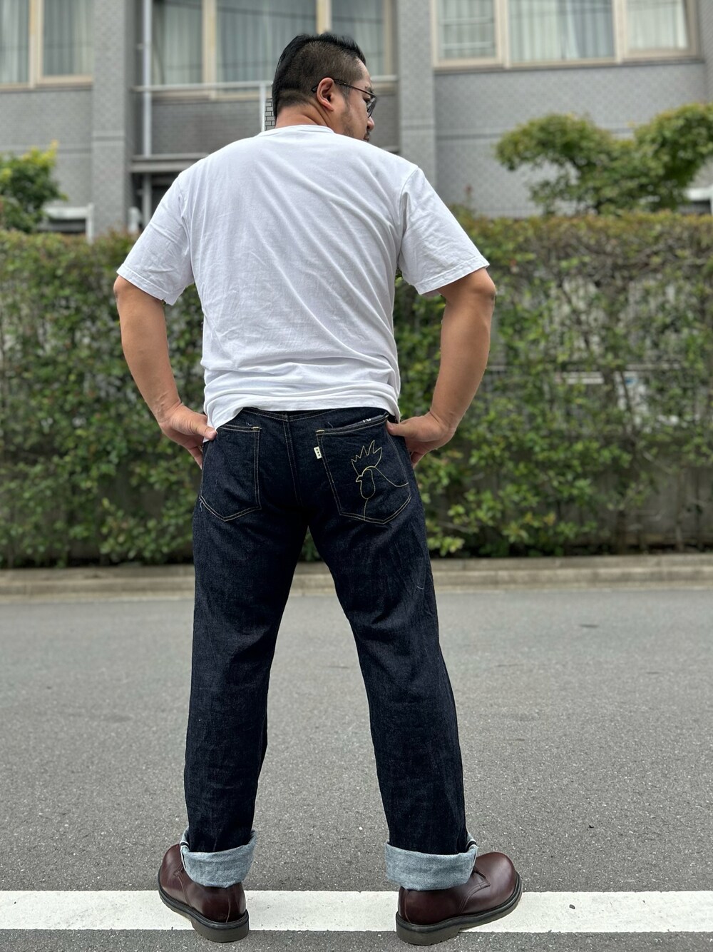 「デニム、デニムパンツ、ジーンズ、ジーパン、マレーシア、RAWDENIMHOUSE、Tシャツ、白Tシャツ、白Tシャツ×デニム、白Tジーパン、革靴、レザーシューズ、アメカジ、シンプルコーデ、メンズコーデ」｜「DenimeのDENIME TEE　無地T（Tシャツ/カットソー、ホワイト系）」を使った、gunken5さん（メンズ・171cm）の秋コーディネートの1枚目の写真