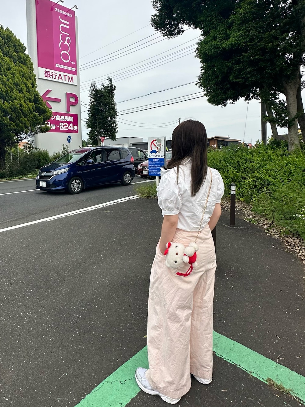 「下妻物語、キティーちゃんコラボ、キティちゃん、キティーちゃん」｜「BEAMSのアイテム（ショルダーバッグ、ホワイト系）」を使った、Rさん（レディース・157cm）の夏コーディネートの1枚目の写真