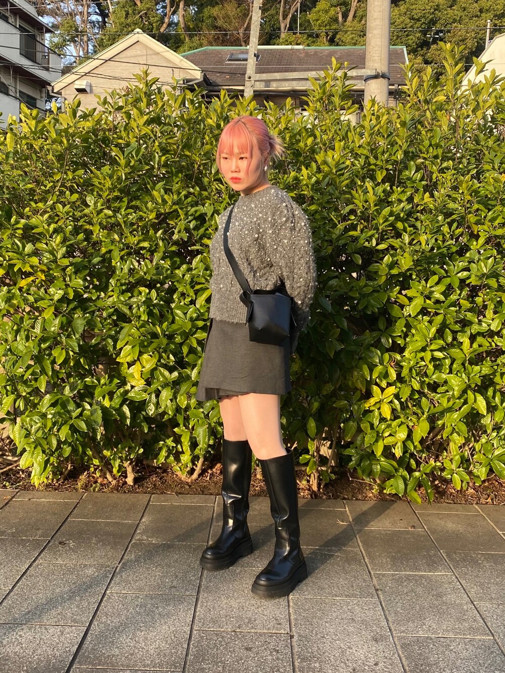 「ZARAコーデ、ZARA」｜「ZARAのアイテム（ブーツ、ブラック系）」を使った、Rさん（レディース・157cm）の春コーディネートの1枚目の写真