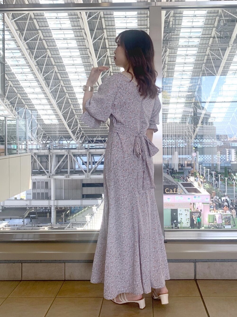 「ごきげんウィーク、シースルー、春夏コーデ、シンプルコーデ、オトナ女子、ロングワンピース、ootd、ラクチンコーデ、ワンピース、小花柄、花柄ワンピース、華奢見え、one after another NICE CLAUP、ナイスクラップ、プチプラ」｜「one after another NICE CLAUPの【Sサイズあり】花柄シリーズbackリボンワンピ（ワンピース、パープル系）」を使った、EGAさん（レディース・159cm）の春コーディネートの1枚目の写真