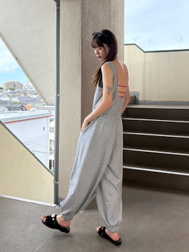 「アイテム（サロペット/オーバーオール、グレー系）」を使った、Mireyさん（レディース・173cm）の夏コーディネート