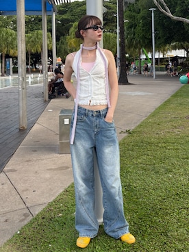 「アイテム（スニーカー、イエロー系）」を使った、Mireyさん（レディース・173cm）の秋コーディネート