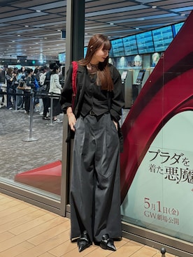 「JNBY（ジェーエヌビーワイ）のElegant Two-tone Wide-leg Trousers / ワイドレッグパンツ（その他パンツ、グレー系）」を使った、Mireyさん（レディース・173cm）の春コーディネート