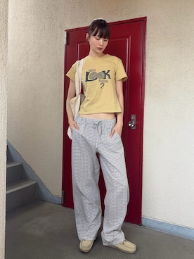 「CANAL JEAN（キャナルジーン）のLakey Park　"Still LOOK here"Tシャツ（Tシャツ/カットソー、イエロー系）」を使った、Mireyさん（レディース・173cm）の夏コーディネート
