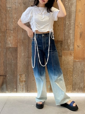 「rokh（ロク）のアイテム（パンツ）」を使った、yurina katsuraさん（レディース・165cm）の春コーディネート