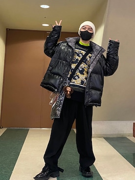 「VERSACE（ヴェルサーチ）のアイテム（トップス）」を使った、piggy🐖さん（メンズ・168cm）の冬コーディネート