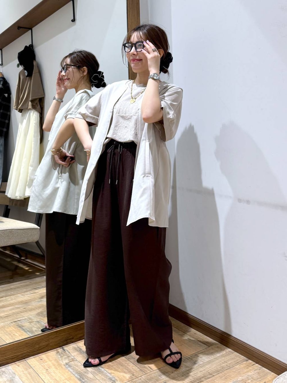 「低身長、体型カバー、カジュアル、低身長_GLOBALWORK、145～150cm_GLOBALWORK、GLOBAL WORK、Tシャツ、ワイドパンツ、ウエストゴム、ゆったり、ベーシック/シンプル、メガネ女子、夏コーデ、セールコーデ」｜「Me%のCASIOスタンダードウオッチ 322501（アナログ腕時計、ホワイト系）」を使った、shizuruさん（レディース・149cm）の夏コーディネートの1枚目の写真