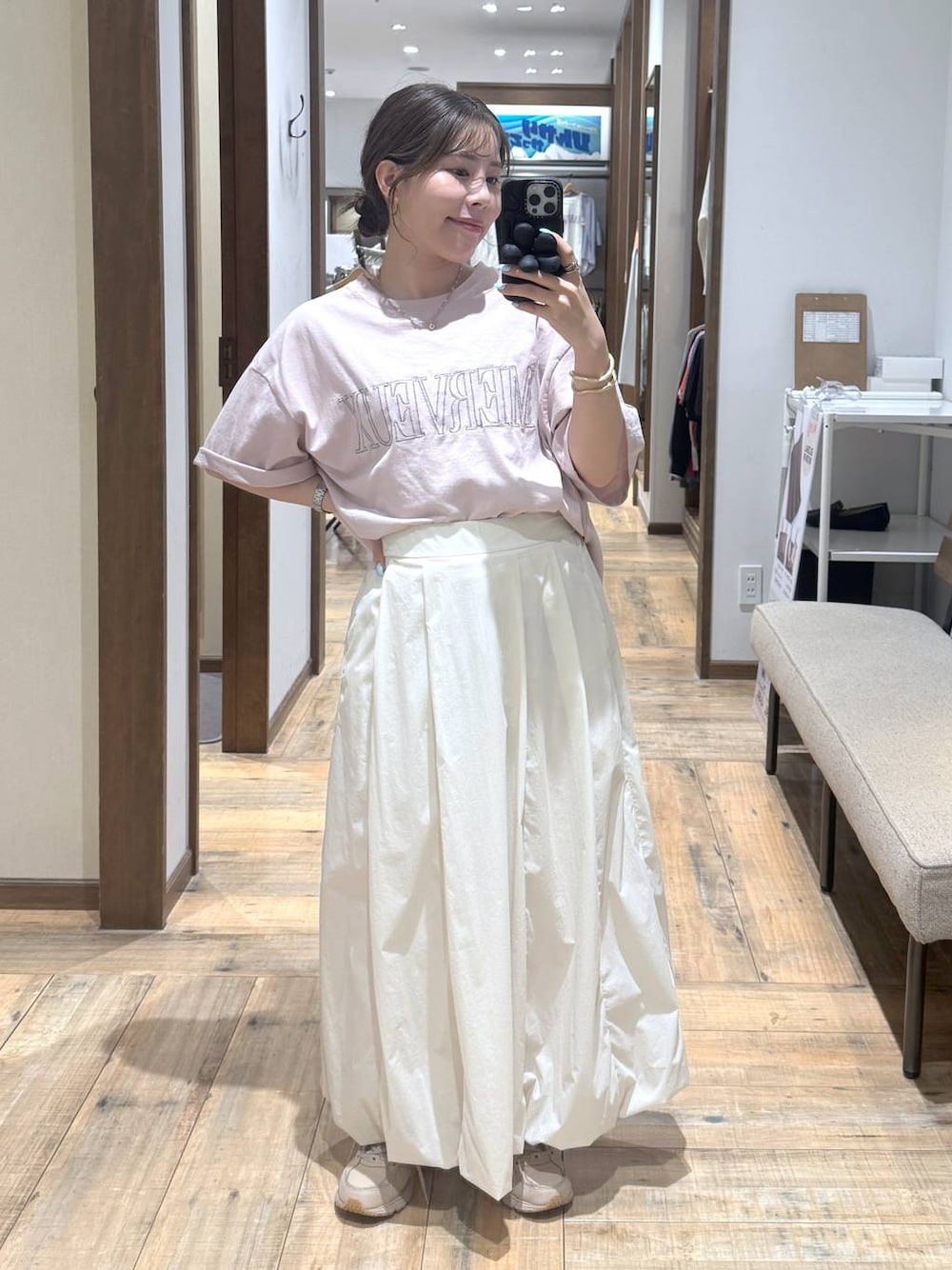 「低身長、体型カバー、カジュアル、低身長_GLOBALWORK、145～150cm_GLOBALWORK、GLOBAL WORK、Tシャツ、スカート、ウエストゴム、ゆったり、ベーシック/シンプル」｜「GLOBAL WORKのヘビロッTEEワイドプリント半袖/289396（Tシャツ/カットソー、ピンク系）」を使った、shizuruさん（レディース・149cm）の夏コーディネートの1枚目の写真