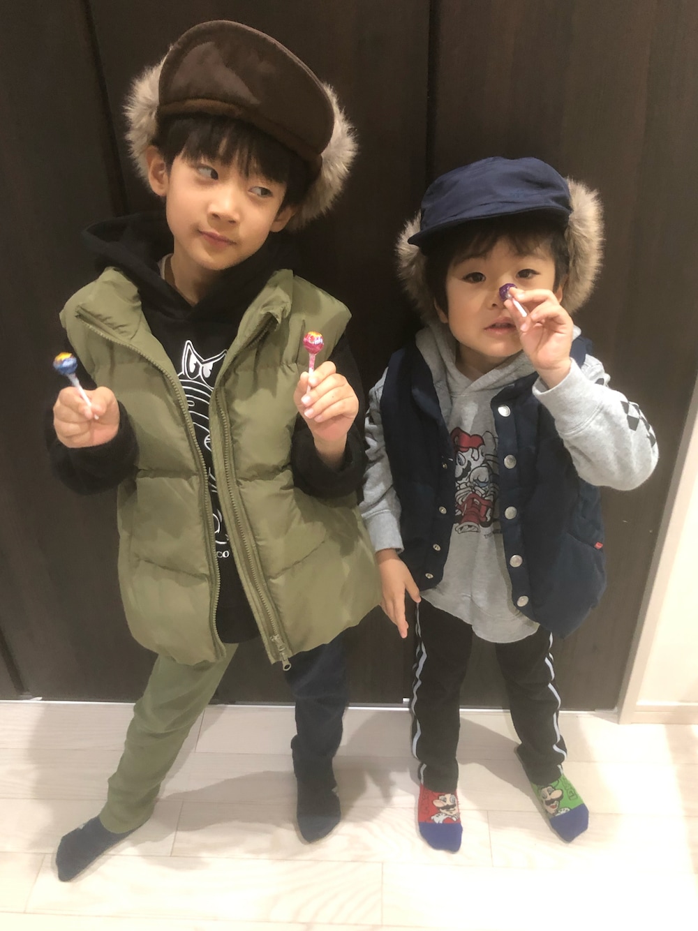 「ユニクロ、ジーユー(GU)」｜「GUのアイテム（ジャケット/アウター、グリーン系）」を使った、aito☆hayatoさん（キッズ・110cm）の冬コーディネートの1枚目の写真