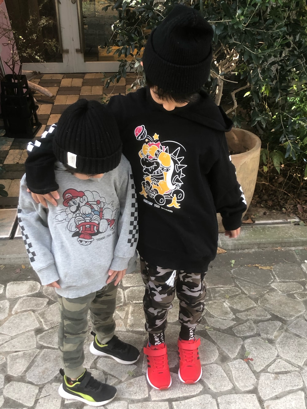 「UNIQLO、adidas、GAP」｜「UNIQLOのアイテム（パーカー、ブラック系）」を使った、aito☆hayatoさん（キッズ・110cm）の冬コーディネートの1枚目の写真