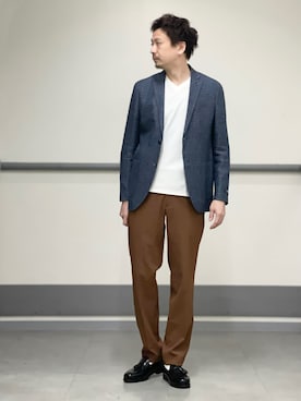 「Vネック」｜「アイテム（ジャケット/アウター）」を使った、OMIさん（メンズ・180cm）の春コーディネート