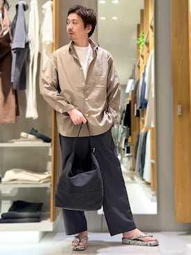 「ABAHOUSE（アバハウス）のシアーウール オーバーサイズ レギュラーカラーシャツ（シャツ/ブラウス、ベージュ系）」を使った、OMIさん（メンズ・180cm）の春コーディネート