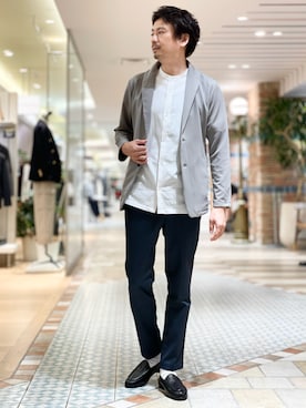 「ショールカラー」｜「アイテム（テーラードジャケット）」を使った、OMIさん（メンズ・180cm）の秋コーディネート