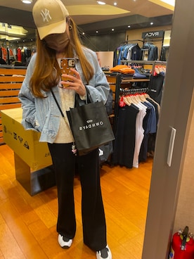 「アイテム（スマホケース/カバー）」を使った、Katherineさん（レディース・165cm）の春コーディネート
