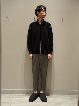 「アイテム（スリッポン）」を使った、YASUIさん（メンズ・184cm）の秋コーディネート
