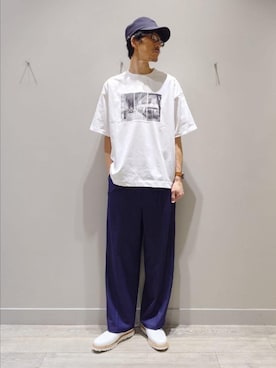 「ABAHOUSE（アバハウス）のデニムライク ワイドストレート スラックス / ワイドパンツ（スラックス、ブルー系）」を使った、YASUIさん（メンズ・184cm）の春コーディネート