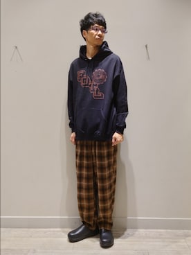 「アイテム（サンダル）」を使った、YASUIさん（メンズ・184cm）の秋コーディネート