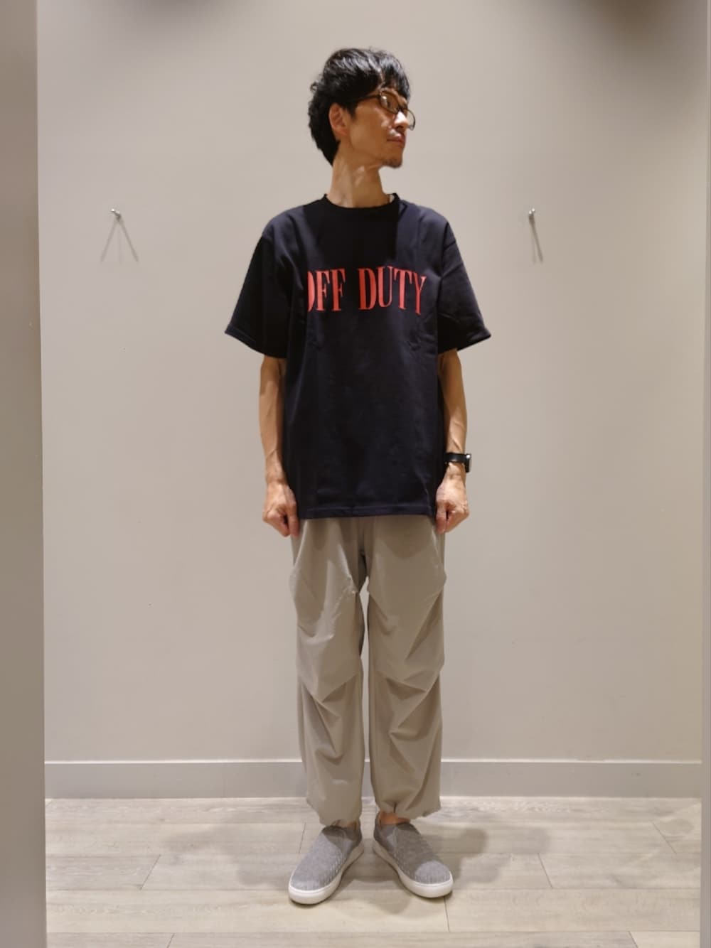 夏コーデ Tシャツ ベージュ 黒カーゴパンツ ネックレス 夏服 1式 別売り可能 1718633734_1000.jpg