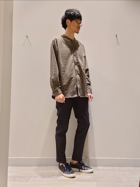 「ノーカラーシャツ」｜「アイテム（スラックス）」を使った、YASUIさん（メンズ・184cm）の秋コーディネート