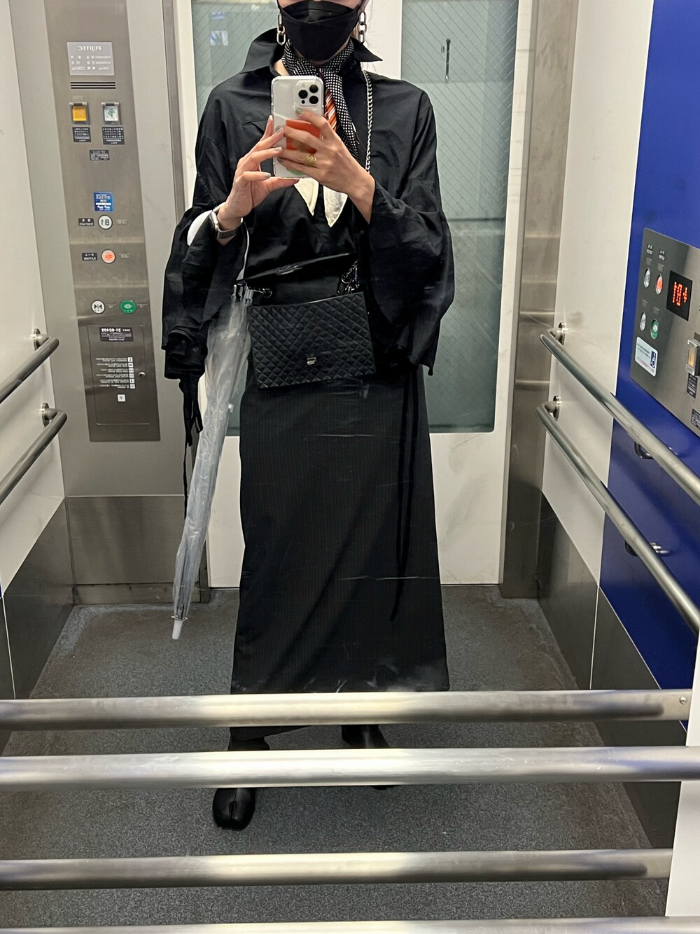 「秋コーデ」｜「FACETASMのアイテム（シャツ/ブラウス、ブラック系）」を使った、myranさん（レディース・173cm）の秋コーディネートの1枚目の写真