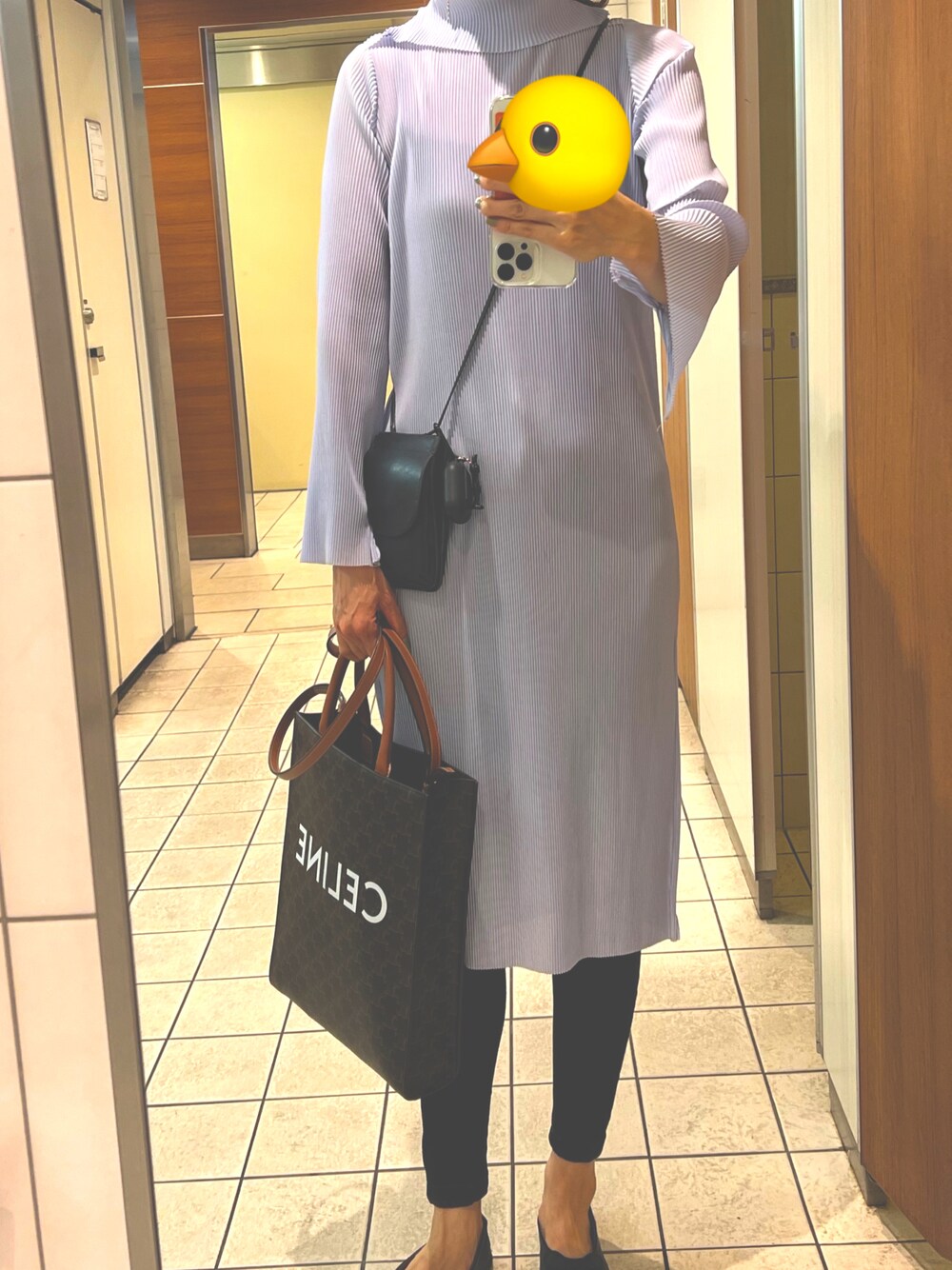 「今日のコーデ、ワンピーススタイル、オトナ女子」｜「CELINEのアイテム（バッグ、ブラウン系）」を使った、myranさん（レディース・173cm）の秋コーディネートの1枚目の写真