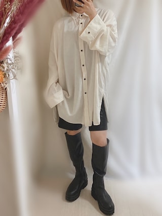 DEVEAUX（デヴォー）ビーガンレザーショートパンツ JEANASIS（ジーナシス）の「ビーガンレザースリットショート