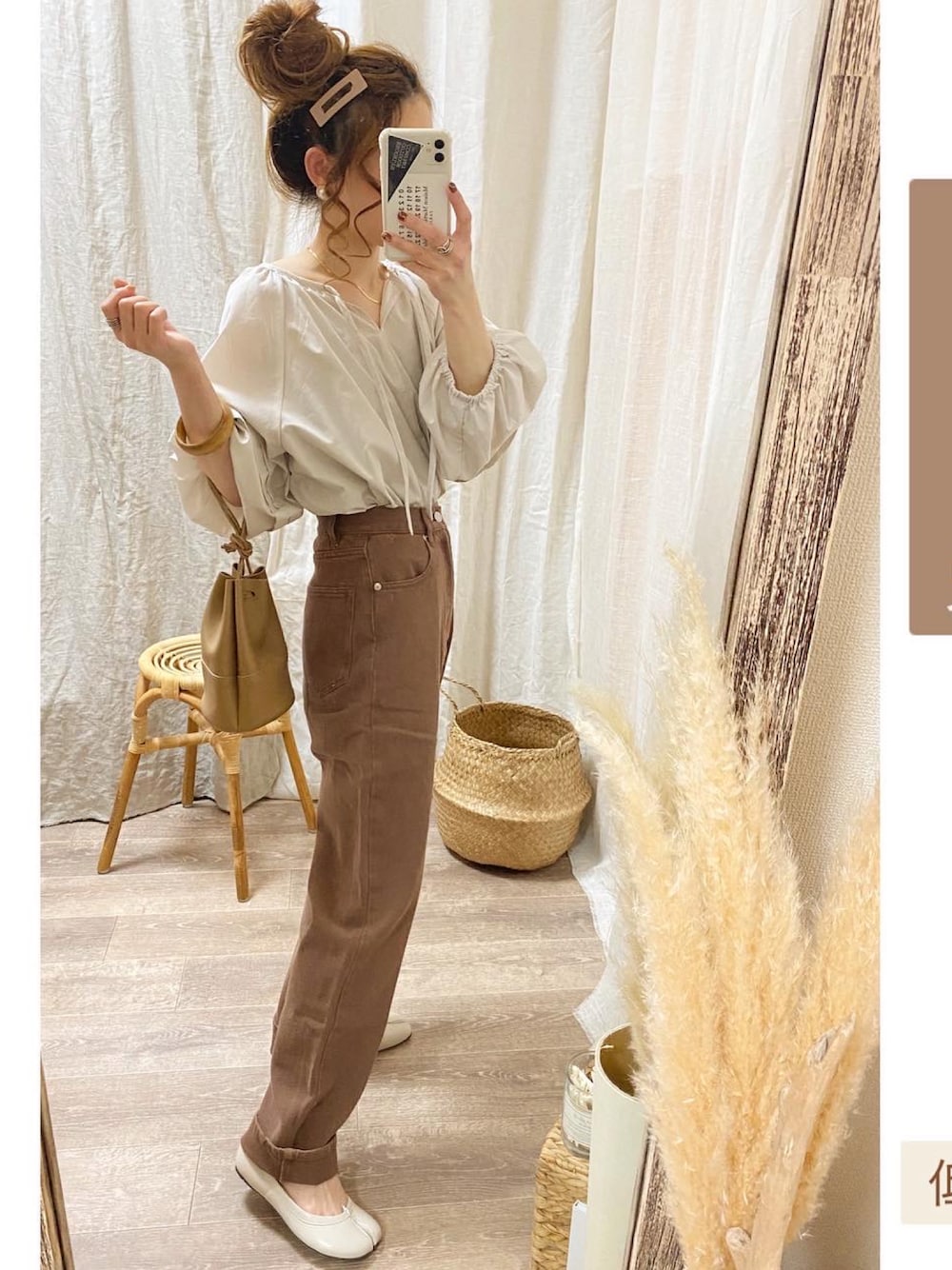 「デニム、デニムコーデ、デニムパンツ、春夏コーデ、梅雨、足袋バレエ、低身長、低身長コーデ、ブラウス、ブラウス×デニム、ブラウスコーデ、シンプルコーデ、しまむら、オトナ女子、デニムっていいよね」｜「EPIMI E'PIMMYのフラッシャー付オリジナルストレートデニム（デニムパンツ、ブラウン系）」を使った、and_LaLaLa_ootdさん（レディース・148cm）の夏コーディネートの1枚目の写真