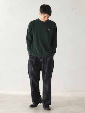 「LACOSTE」｜「アイテム（スラックス）」を使った、JOURNAL STANDARD relumeさん（メンズ・179cm）の秋コーディネート