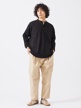 「Gramicci（グラミチ）のアイテム（チノパンツ）」を使った、JOURNAL STANDARD relumeさん（メンズ・181cm）の冬コーディネート