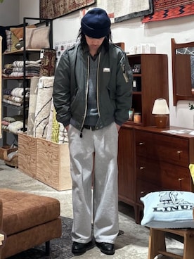 「AVIREX（アヴィレックス）のアイテム（ミリタリージャケット）」を使った、JOURNAL STANDARD relumeさん（メンズ・175cm）の冬コーディネート