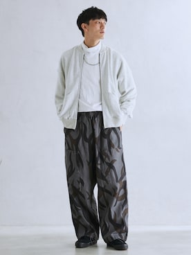 「JOURNAL STANDARD relume（ジャーナルスタンダード　レリューム）のアイテム（スウェット）」を使った、JOURNAL STANDARD relumeさん（メンズ・176cm）の秋コーディネート