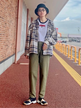 「Levi's（リーバイス）のアイテム（チノパンツ）」を使った、☺︎さいとを☺︎さん（レディース・174cm）の秋コーディネート