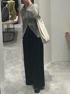 「ENOF（イナフ）のアイテム（スカート）」を使った、ホノミさん（レディース・164cm）の秋コーディネート