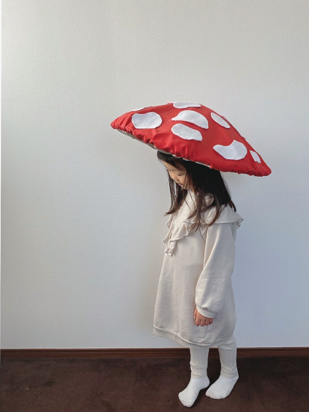 「ハット、ハンドメイド、休日スタイル、秋服、秋コーデ、秋の味覚、キノコスタイル、wearhalloween2021、キノコーデ、ハロウィン」｜「___kinoco___のアイテム（ハット、レッド系）」を使った、𓅿yzk𓅿さん（キッズ・110cm）の秋コーディネートの1枚目の写真