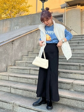 「マーメイドスカート」｜「アイテム（ダウンベスト）」を使った、FREDY&GLOSTER stylingさん（レディース・165cm）の秋コーディネート