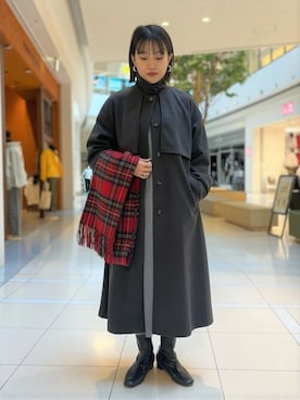 「グレーコーデ」｜「アイテム（ステンカラーコート）」を使った、FREDY&GLOSTER stylingさん（レディース・163cm）の秋コーディネート