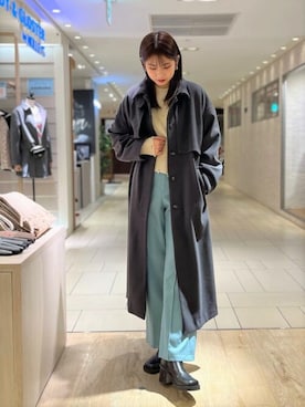 「ショート丈トップス」｜「アイテム（ステンカラーコート）」を使った、FREDY&GLOSTER stylingさん（レディース・162cm）の秋コーディネート
