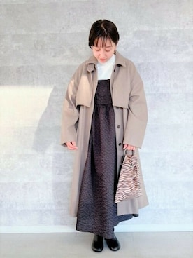 「キャミワンピ」｜「アイテム（ステンカラーコート）」を使った、FREDY&GLOSTER stylingさん（レディース・160cm）の冬コーディネート